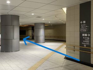 有楽町マリオン連絡通路へ